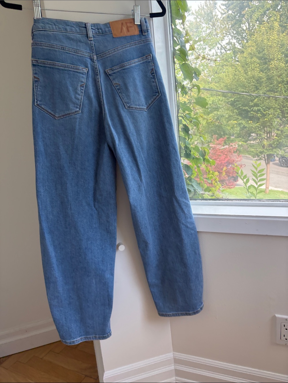 Classic Blue High-Rise Women’s Jeans - Picture 4 of 4